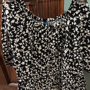 Old Navy Blouse size Medium